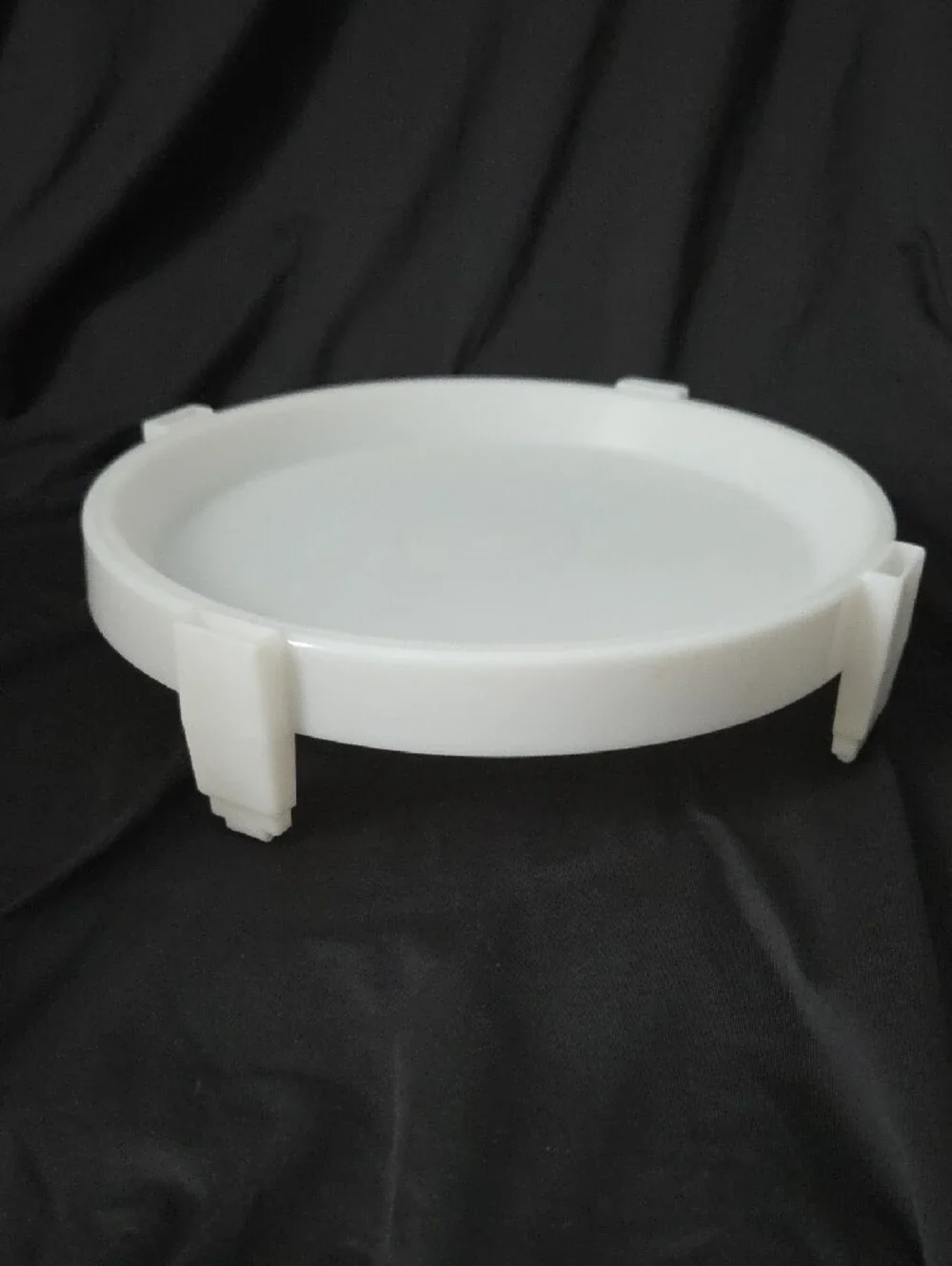 Tupperware Round Cake Carrier with Translucent White Lid and Blue Base